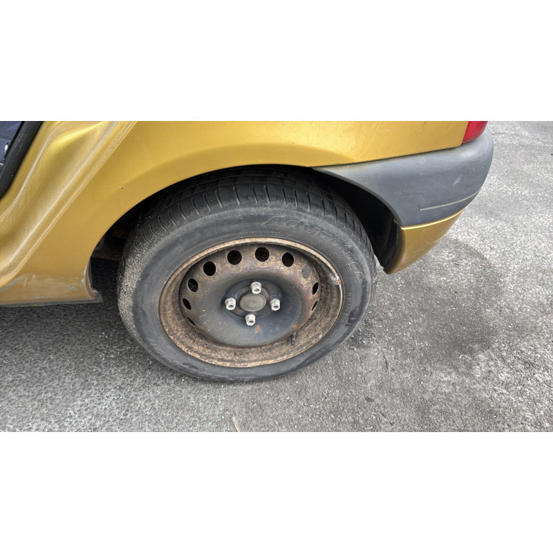 Calandre RENAULT CLIO 2 Photo n°19