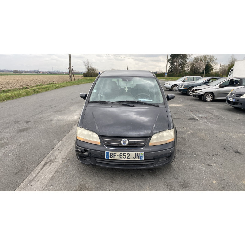 Calandre FIAT IDEA Photo n°10