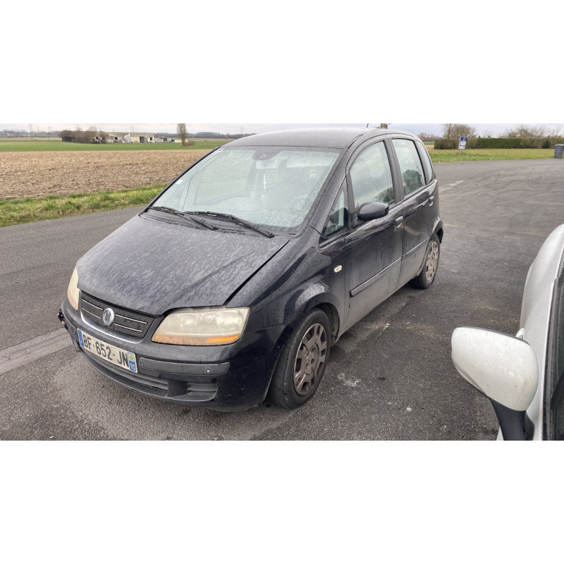 Calandre FIAT IDEA Photo n°15