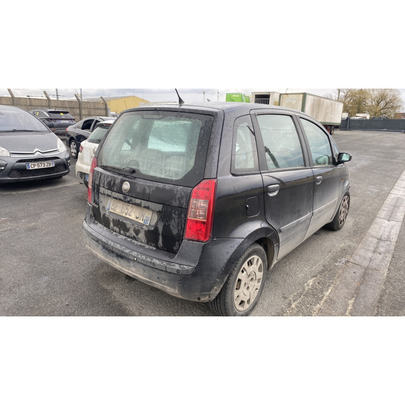 Calandre FIAT IDEA Photo n°17