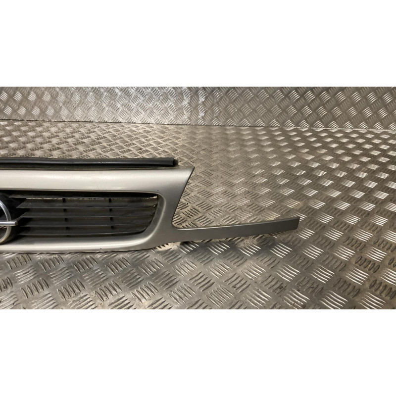 Calandre OPEL ASTRA F Photo n°2