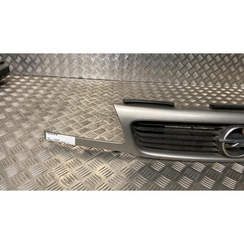 Calandre OPEL ASTRA F Photo n°3