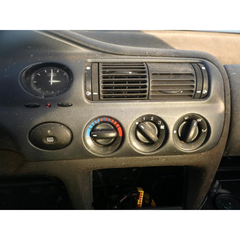 Calandre FORD ESCORT 6 Photo n°9