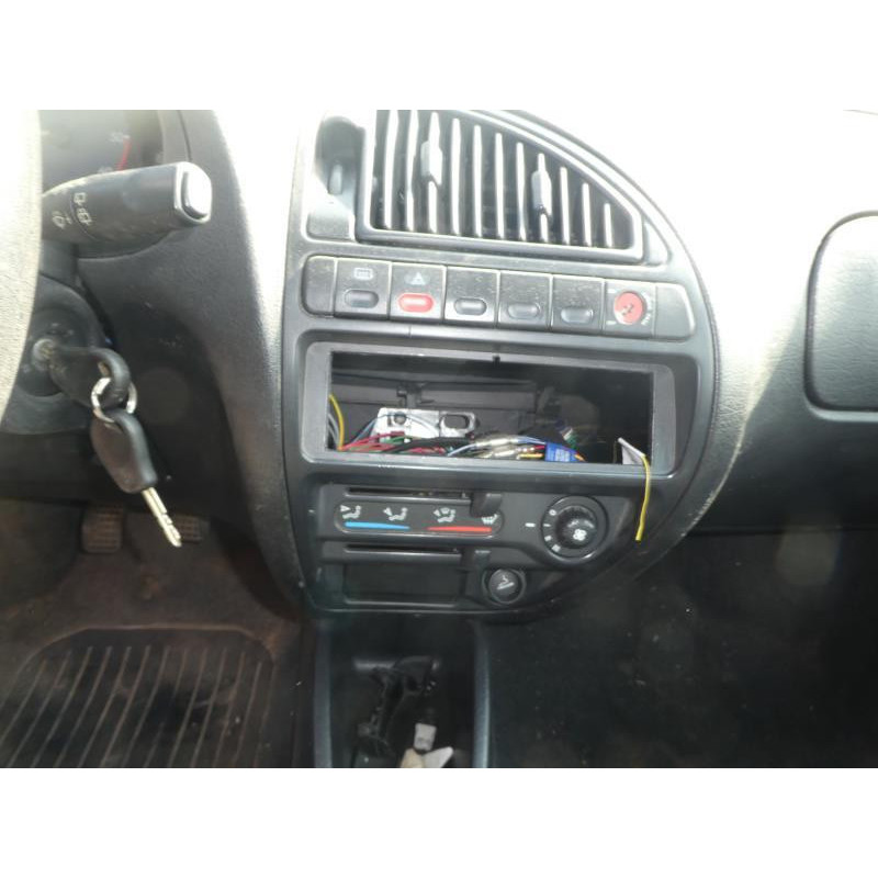 Calandre CITROEN SAXO Photo n°9