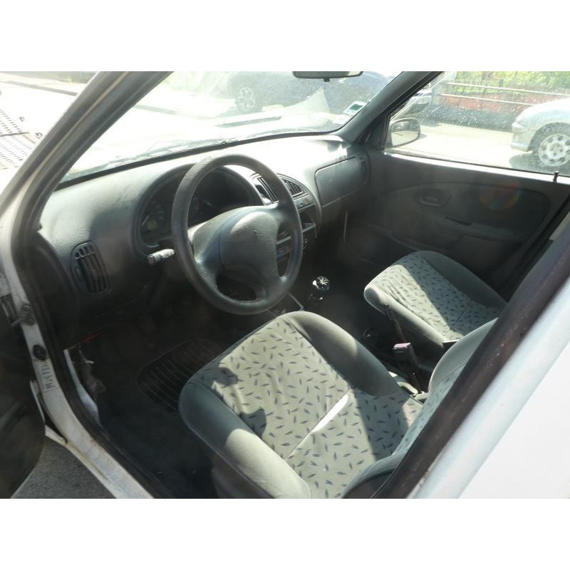 Calandre CITROEN SAXO Photo n°10