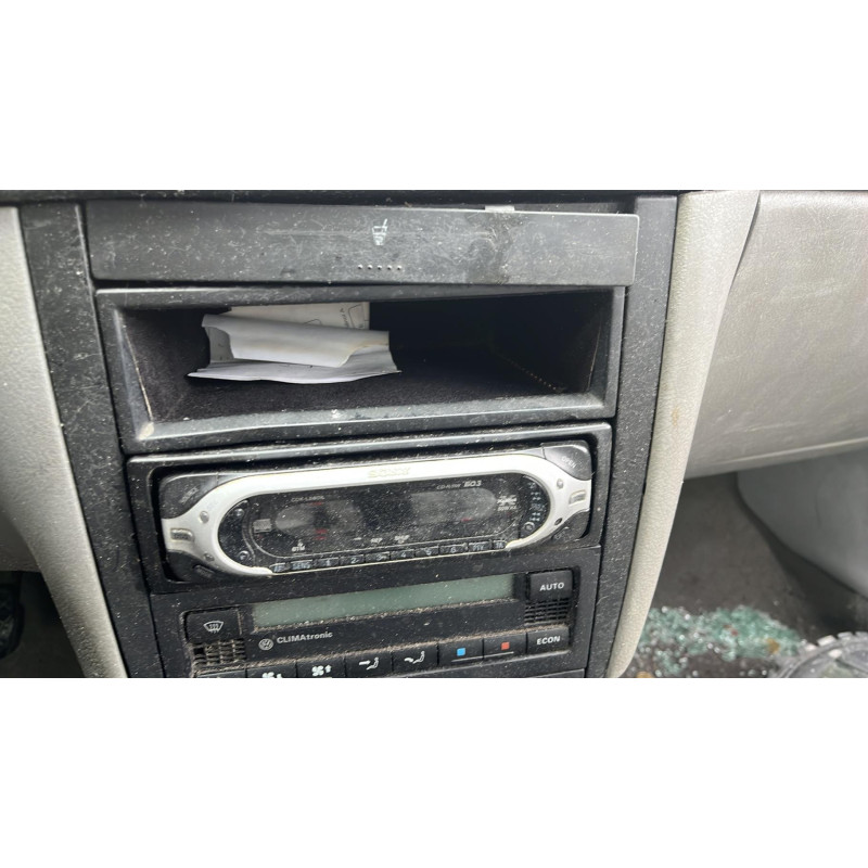 Calandre VOLKSWAGEN GOLF 4 Photo n°5