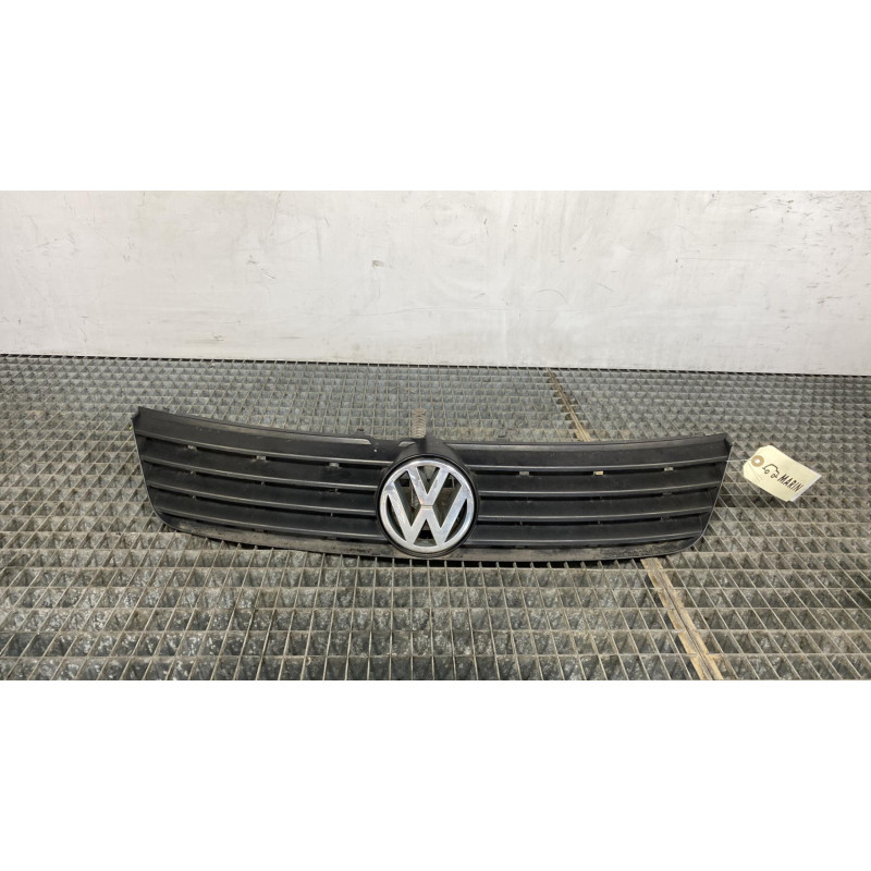 Calandre VOLKSWAGEN PASSAT 4 Photo n°1