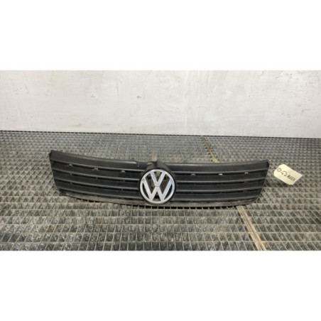 Calandre VOLKSWAGEN PASSAT 4 Photo n°1