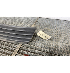Calandre VOLKSWAGEN PASSAT 4