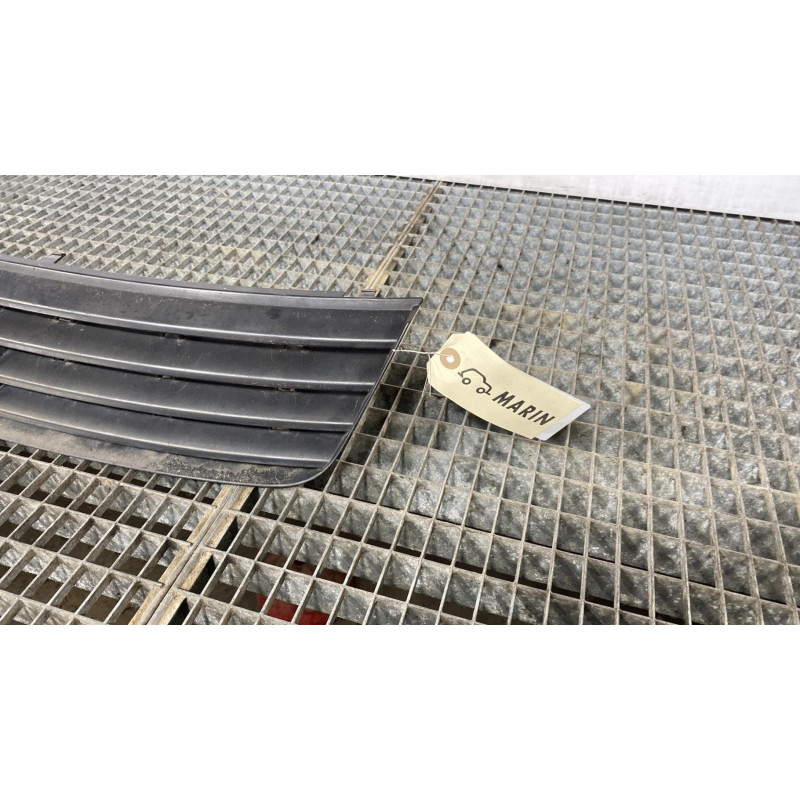Calandre VOLKSWAGEN PASSAT 4 Photo n°2