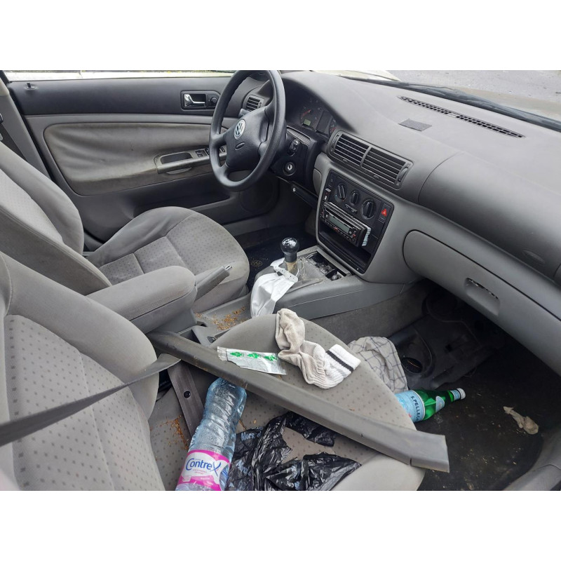 Calandre VOLKSWAGEN PASSAT 4 Photo n°6