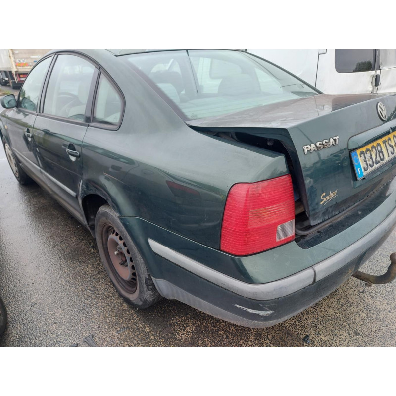 Calandre VOLKSWAGEN PASSAT 4 Photo n°16