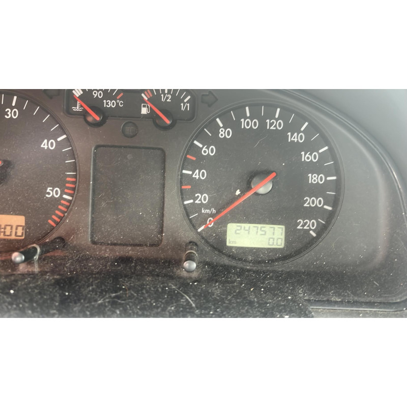 Calandre VOLKSWAGEN PASSAT 4 Photo n°17
