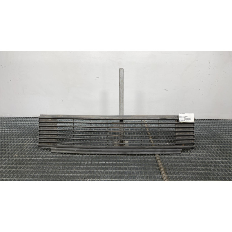Calandre RENAULT B70 Photo n°3