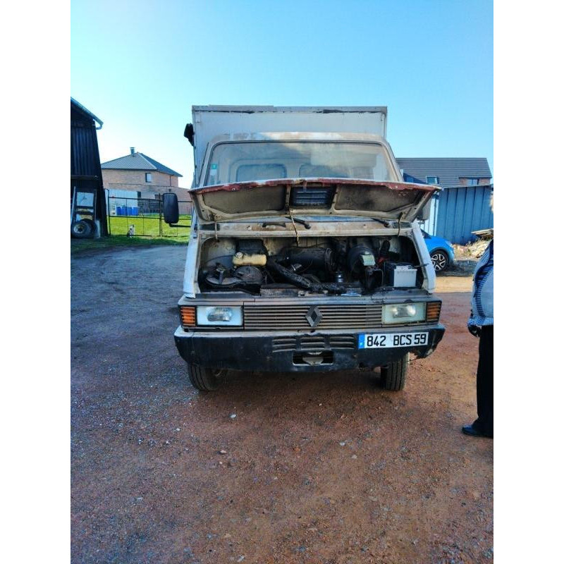 Calandre RENAULT B70 Photo n°9