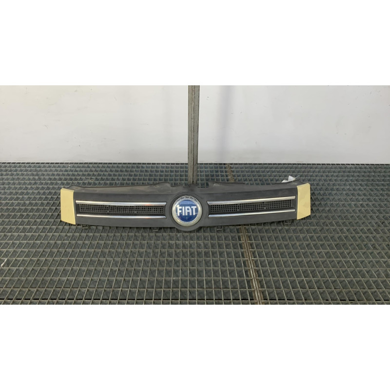 Calandre FIAT PANDA 2 Photo n°3