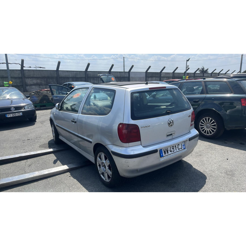 Calandre VOLKSWAGEN POLO 3 Photo n°5