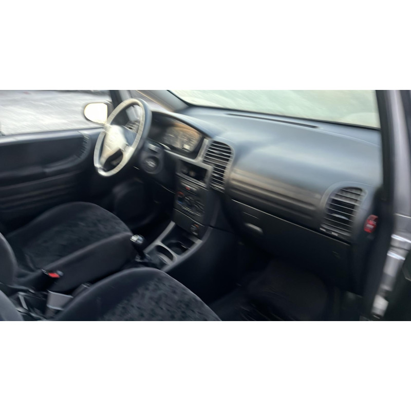 Calandre OPEL ZAFIRA A Photo n°12