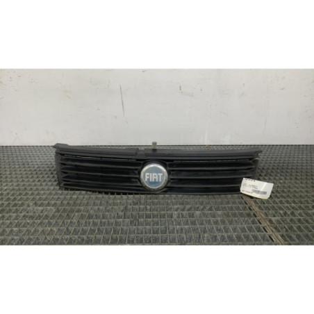 Calandre FIAT STILO Photo n°1