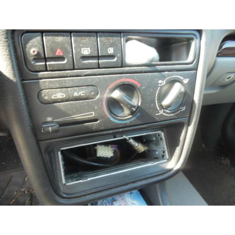 Calandre PEUGEOT 406 Photo n°14