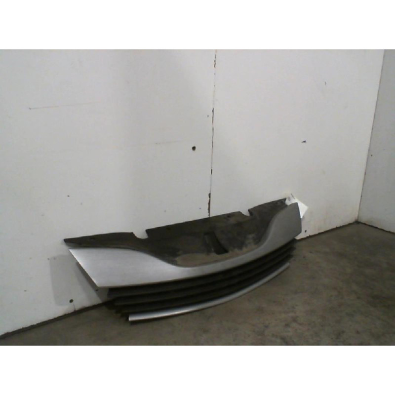 Calandre RENAULT LAGUNA 2 Photo n°1