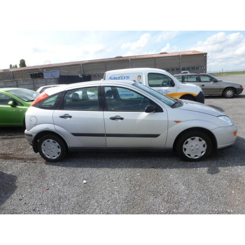 Calandre FORD FOCUS 1 Photo n°7