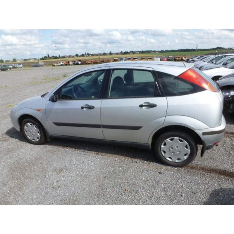 Calandre FORD FOCUS 1 Photo n°9