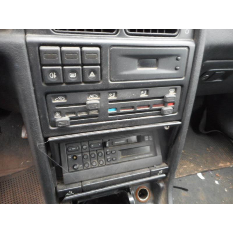 Calandre PEUGEOT 405 Photo n°13
