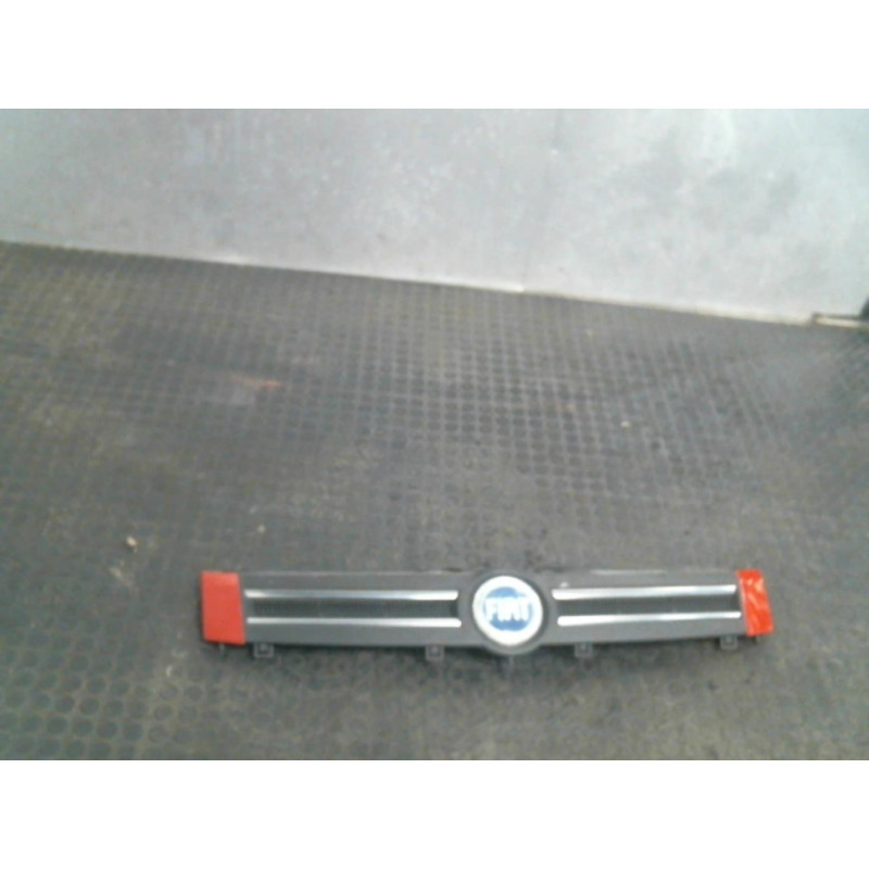 Calandre FIAT PANDA 2 Photo n°8