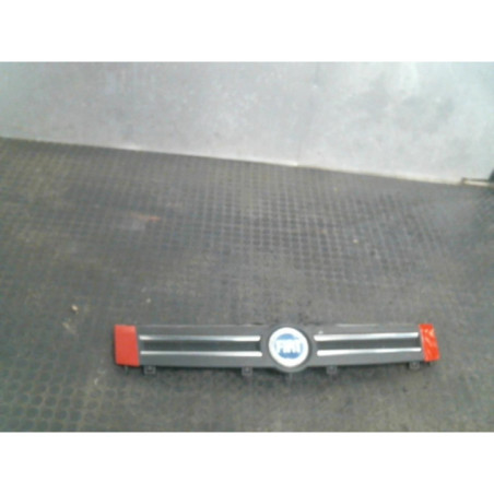 Calandre FIAT PANDA 2 Photo n°1