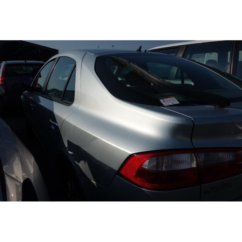 Calandre RENAULT LAGUNA 2 Photo n°9
