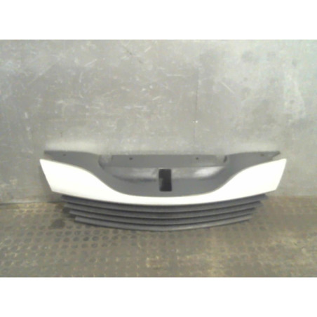 Calandre RENAULT LAGUNA 2 Photo n°1