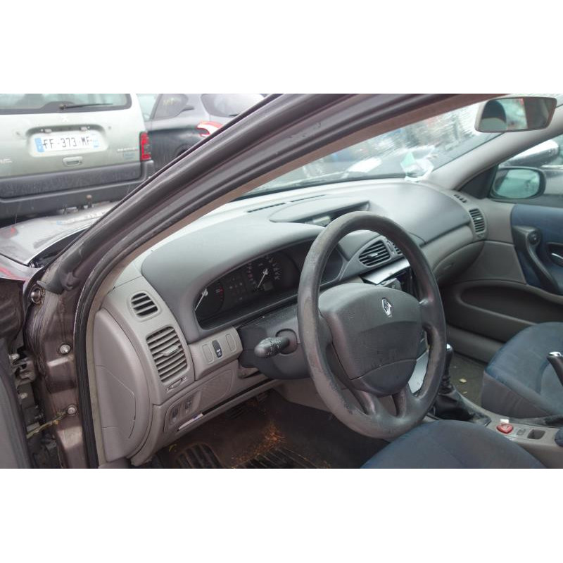 Calandre RENAULT LAGUNA 2 Photo n°6