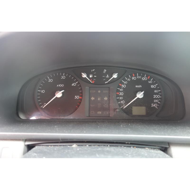 Calandre RENAULT LAGUNA 2 Photo n°8