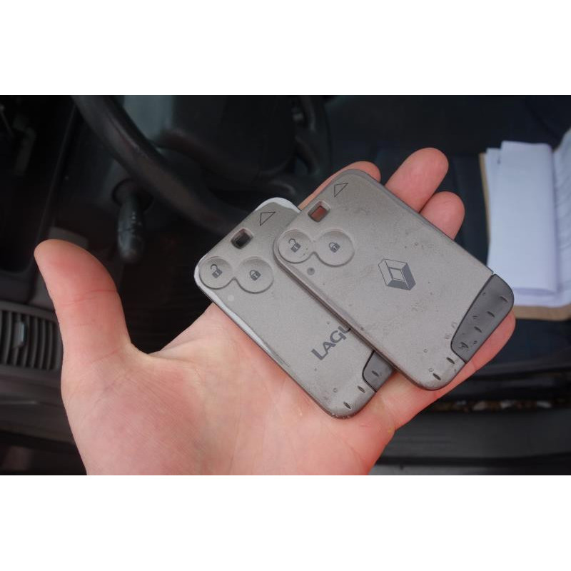 Calandre RENAULT LAGUNA 2 Photo n°13