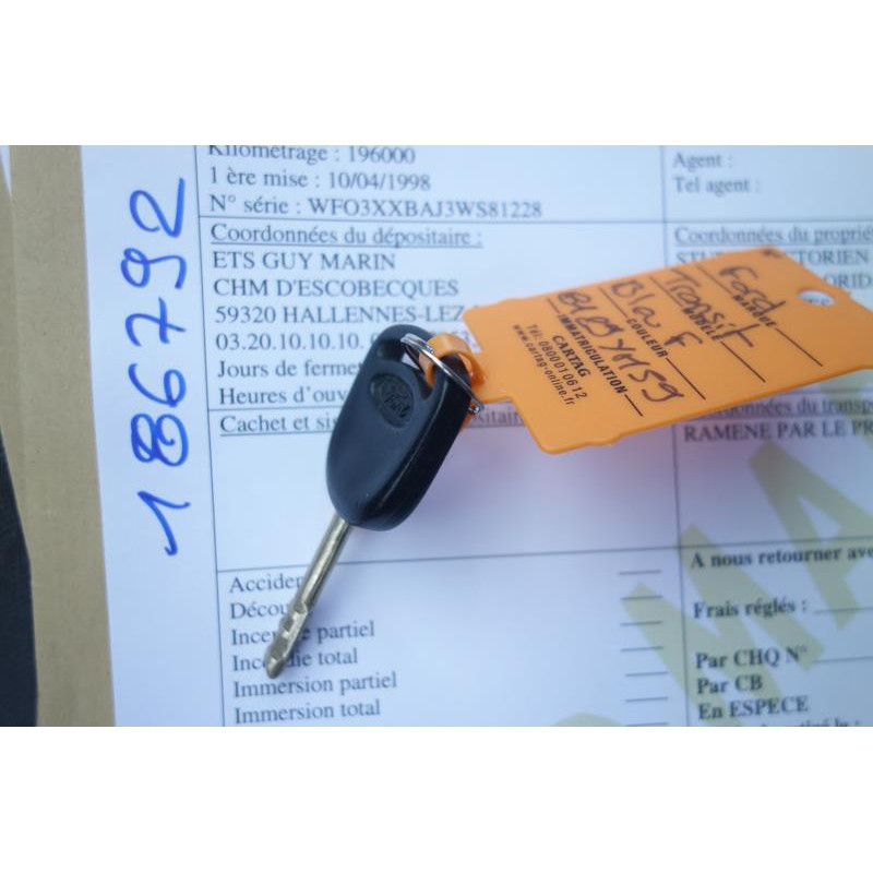Calandre FORD COURRIER 4 Photo n°8