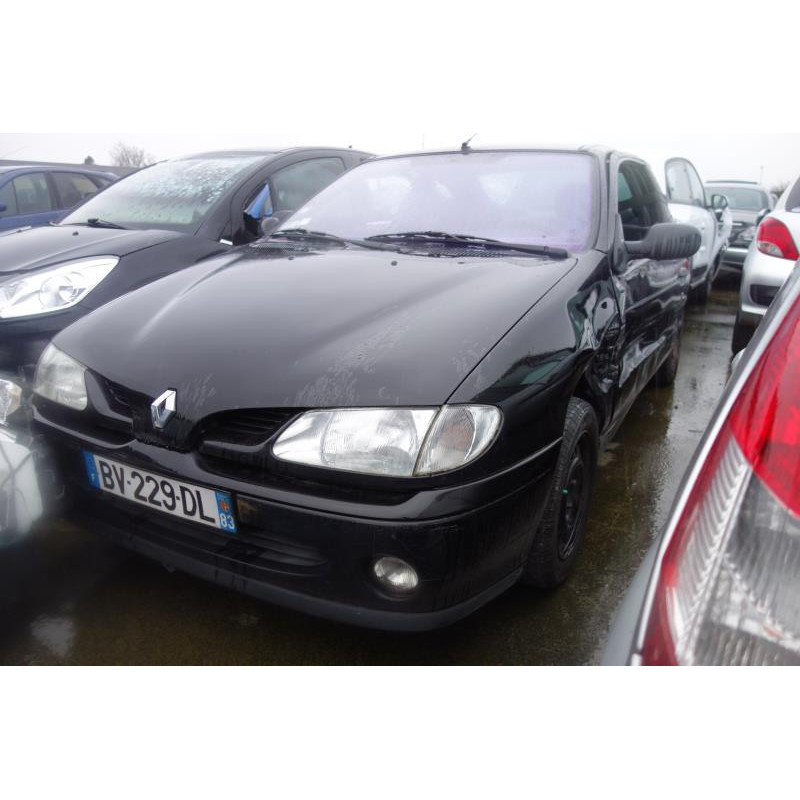 Calandre RENAULT MEGANE 1 Photo n°8