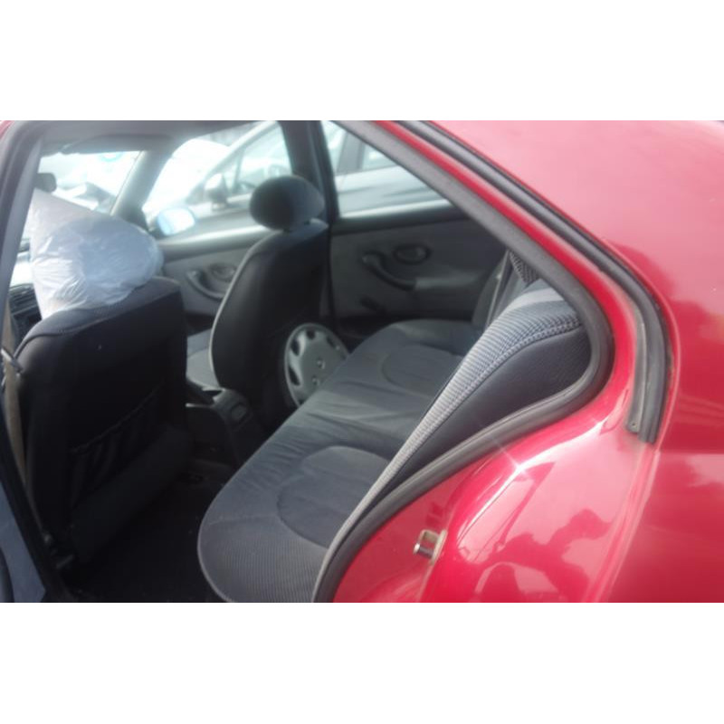 Calandre PEUGEOT 406 Photo n°4