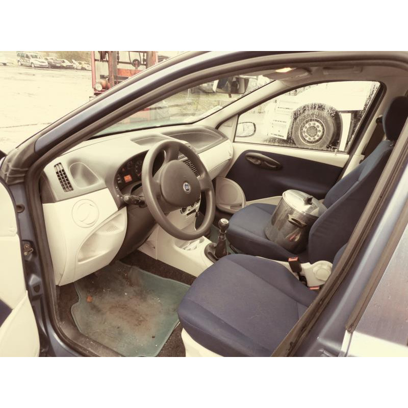 Calandre FIAT PUNTO 2 Photo n°2