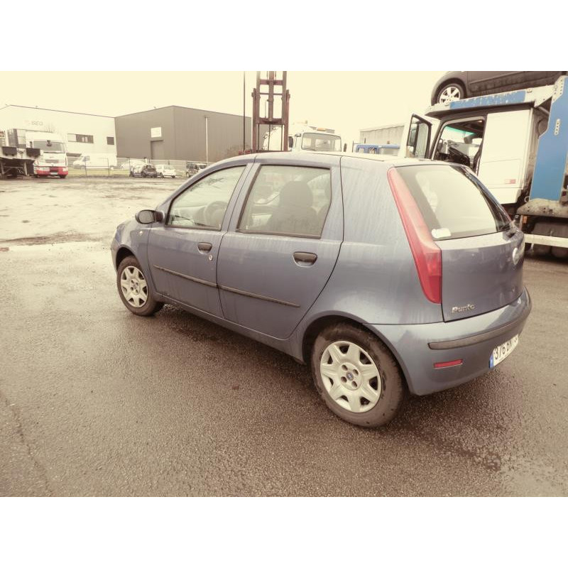 Calandre FIAT PUNTO 2 Photo n°7
