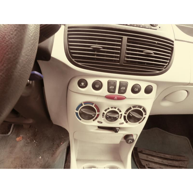 Calandre FIAT PUNTO 2 Photo n°11