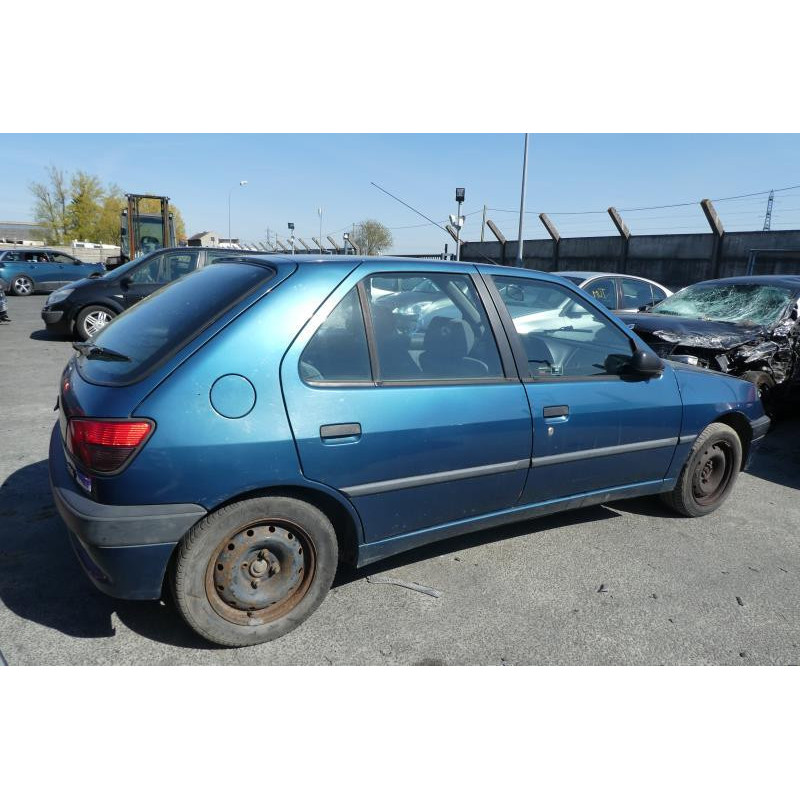 Calandre PEUGEOT 306 Photo n°8