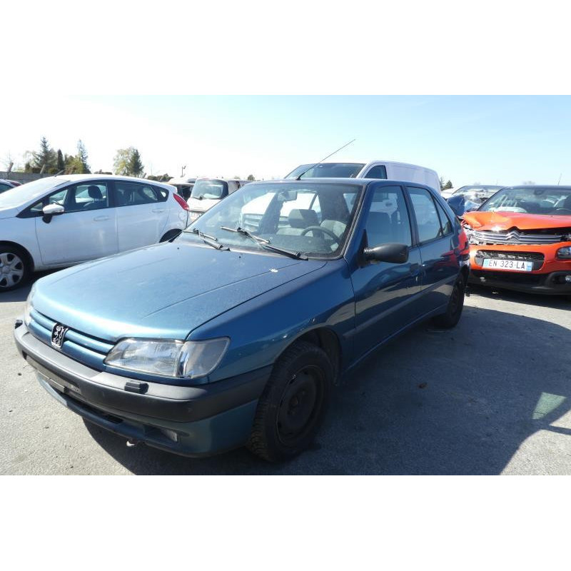 Calandre PEUGEOT 306 Photo n°9