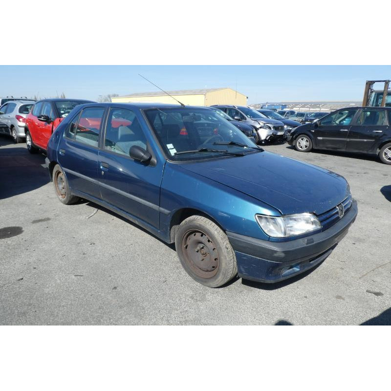 Calandre PEUGEOT 306 Photo n°12