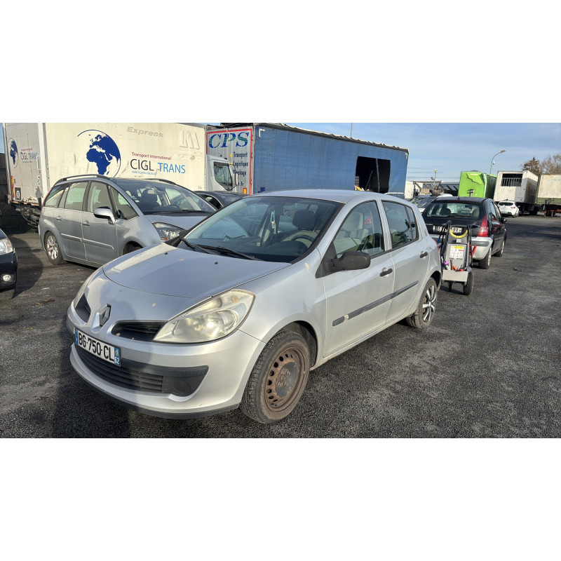 Feu arriere principal gauche (feux) RENAULT CLIO 3 Photo n°4