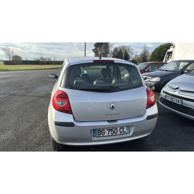 Feu arriere principal gauche (feux) RENAULT CLIO 3 Photo n°8