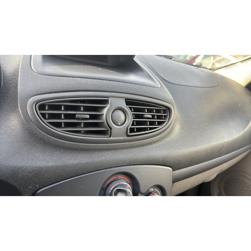 Feu arriere principal gauche (feux) RENAULT CLIO 3 Photo n°20