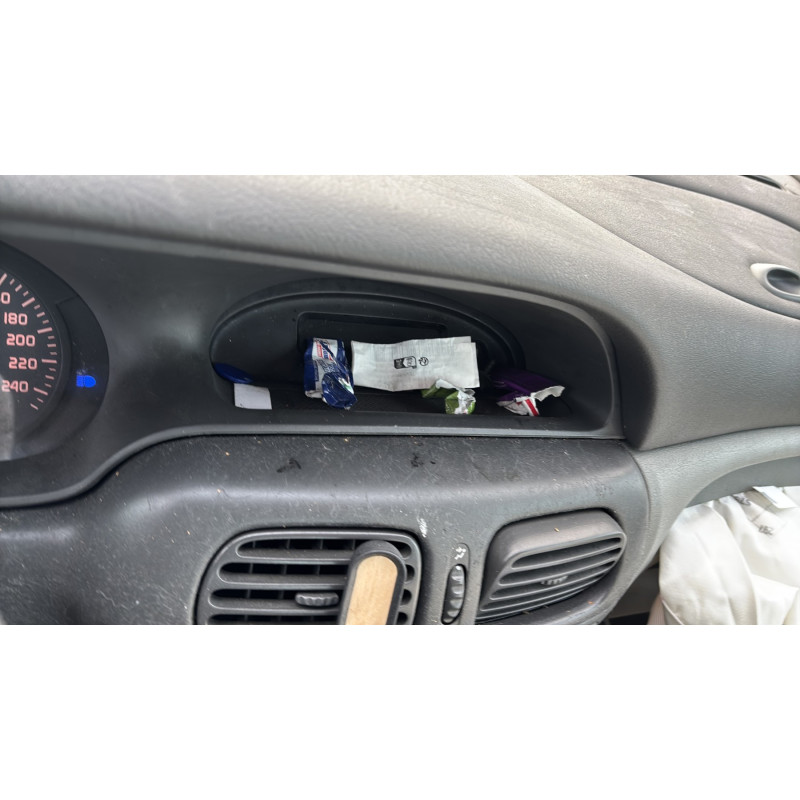 Feu arriere principal droit (feux) RENAULT SCENIC 1 Photo n°20