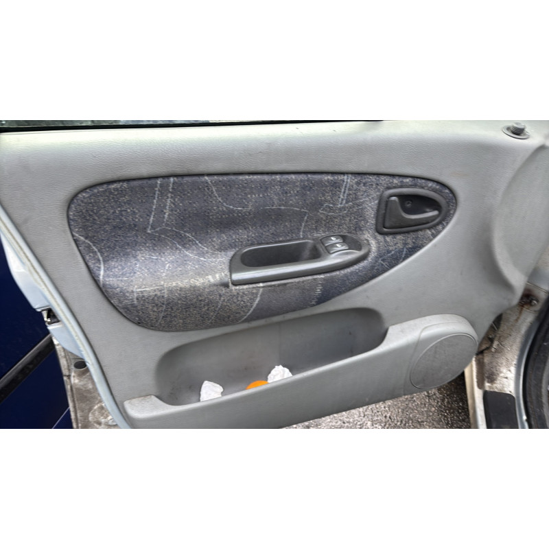 Feu arriere principal gauche (feux) RENAULT SCENIC 1 Photo n°13