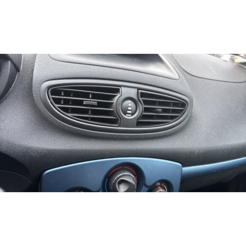 Feu arriere principal droit (feux) RENAULT CLIO 3 Photo n°20